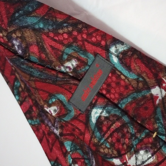 Vintage Valentino Men's Silk Tie with geometric design. - Picture 4 of 9